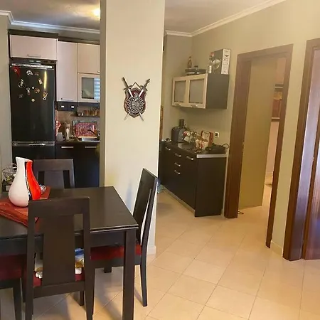 Cozy At Golem Beach Apartment